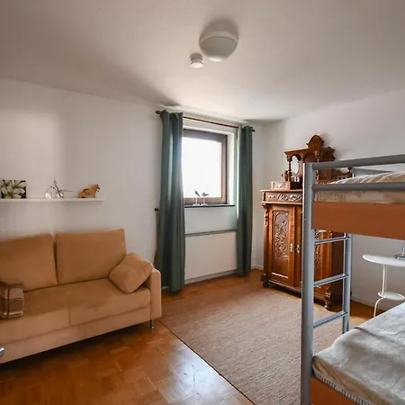 Haus Resi In Сasa de vacaciones Kleinich